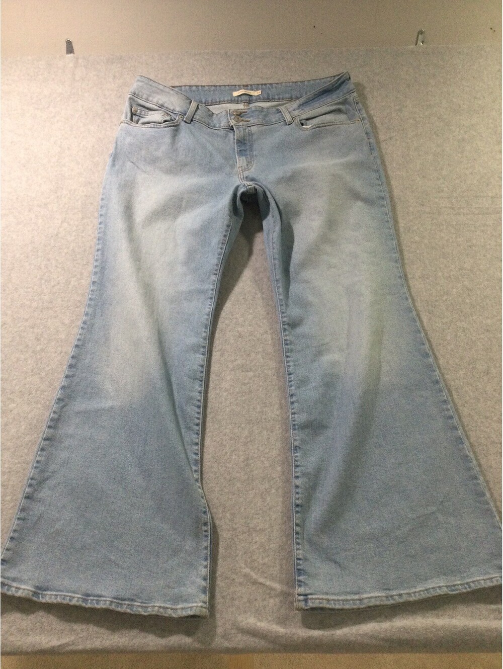Levi's Women's Superlow Flare Jeans Light Wash Size 34X32